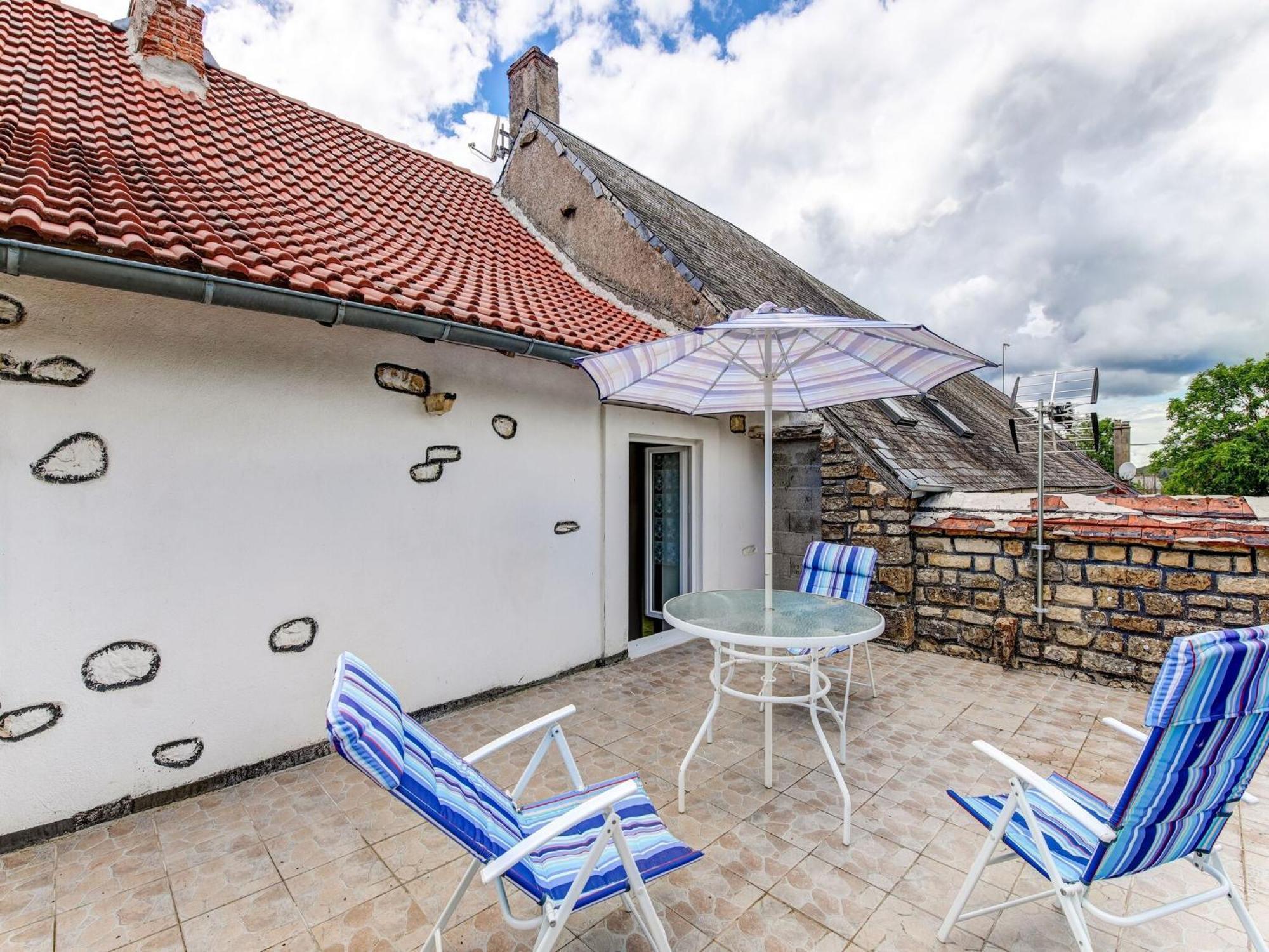 Traditional Holiday Home In Brinon Sur Beuvron Exterior foto